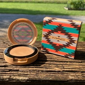 SOLD - MAC Vibe Tribe "Yellow Topaz" Cream Cover Base NIB